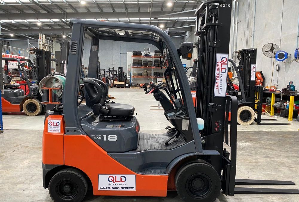 Toyota 1800kg LPG forklift with 4000mm 2 stage mast, fork positioner clamp, & sideshift