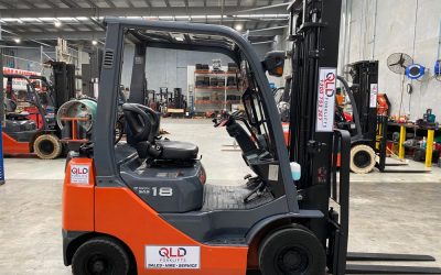 Toyota 1800kg LPG forklift with 4000mm 2 stage mast, fork positioner clamp, & sideshift