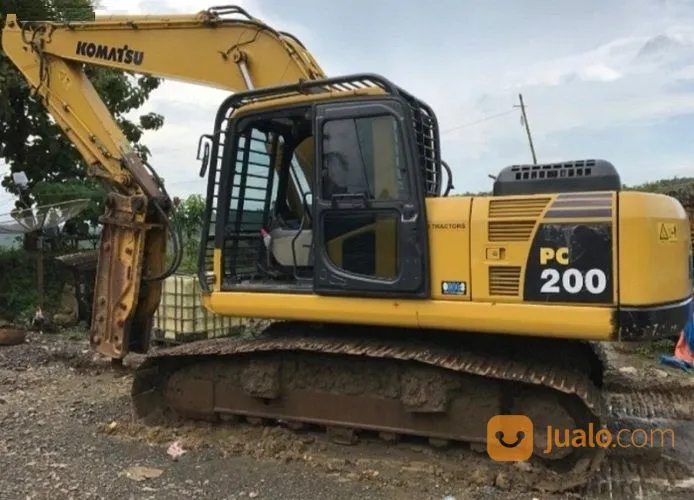 Eksplorasi Mendalam tentang Excavator Komatsu PC200-8: Mesin Konstruksi yang Unggul