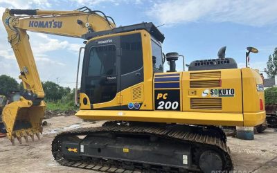 Eksplorasi Mendalam tentang Excavator Komatsu PC200: Kekuatan dan Fleksibilitas dalam Konstruksi